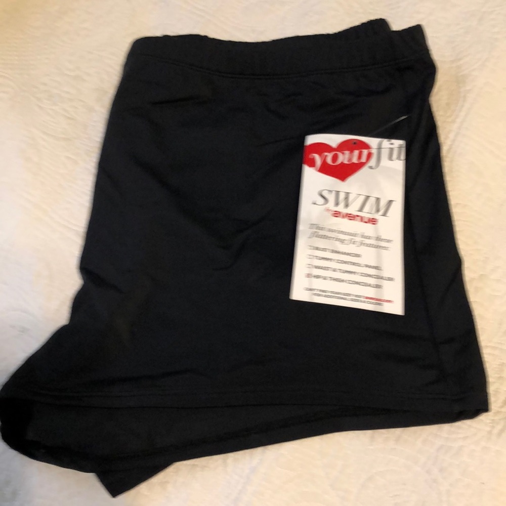 Avenue swim shorts